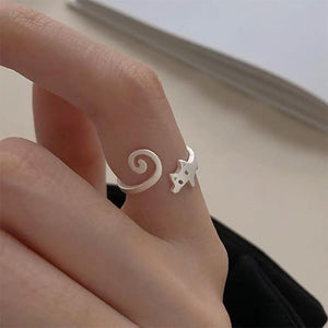 Cat with Long Tail Ring